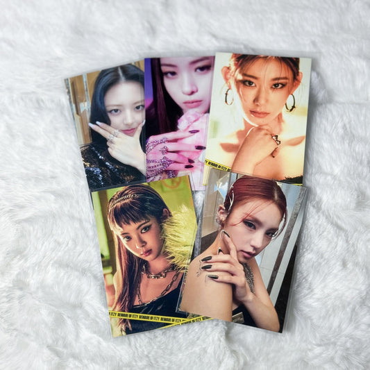 Itzy Guess Who Photocard